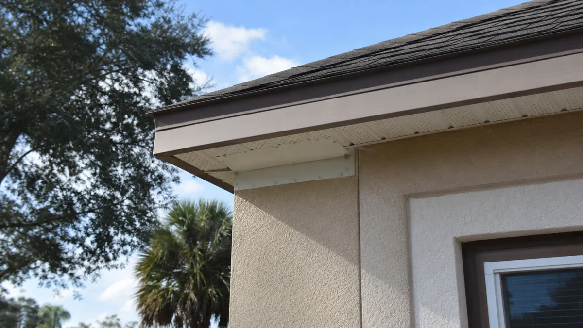 Closed soffit edge on a Central Florida home after an animal entry point is addressed
